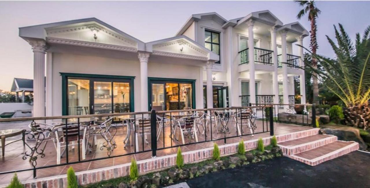 Jeju Washington Pension Сеогвипо Екстериор снимка