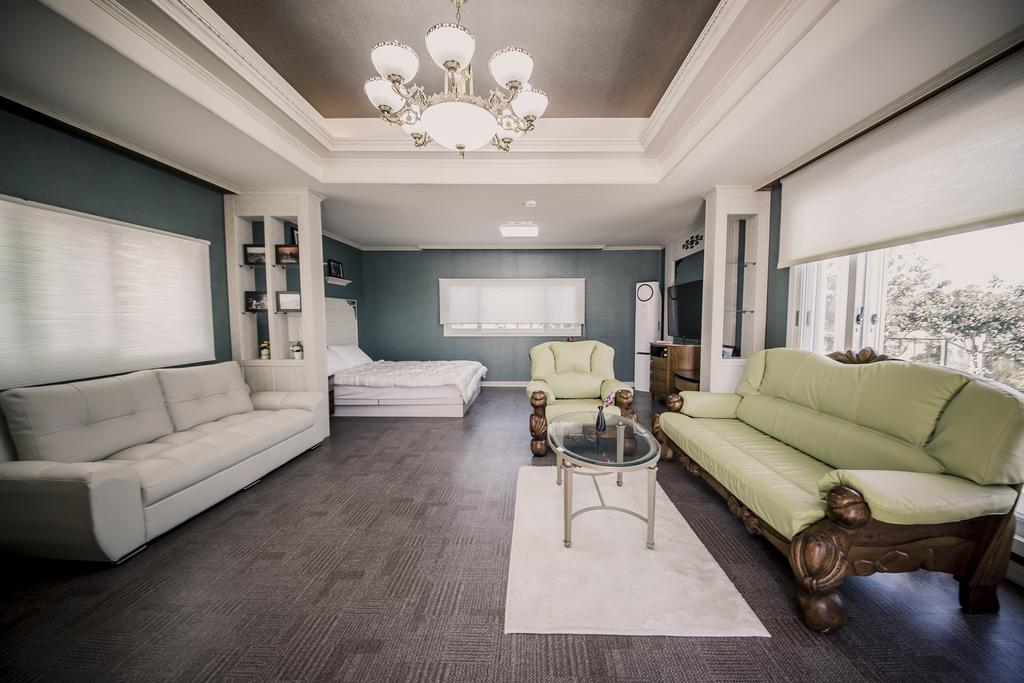 Jeju Washington Pension Сеогвипо Екстериор снимка